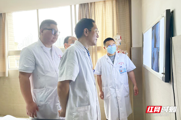 骨健康领跑者丨“银发骨折”困局何解？湘潭市中医医院老年骨科铺就“快速康复路”