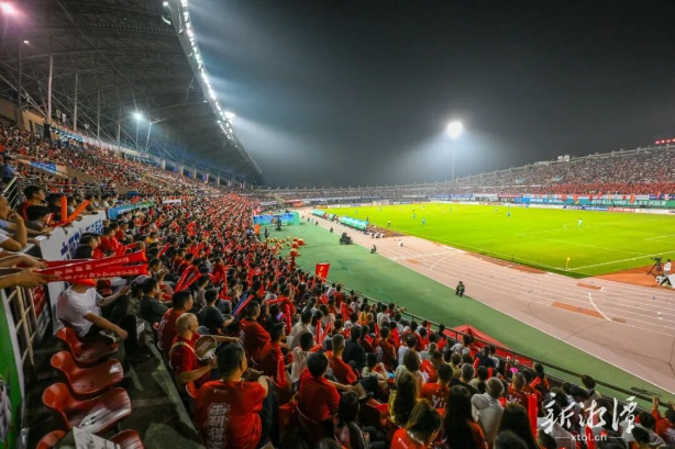 湘潭消防安全护航“湘超”湘潭赛区主场首场比赛  