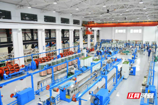 “单项冠军”炼成记②丨华菱线缆：从地下矿山到浩瀚太空 一根电缆背后的制造冠军