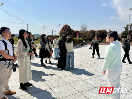 视频丨登韶峰、访故里 “红色热土 青春湘潭”采风团走进韶山