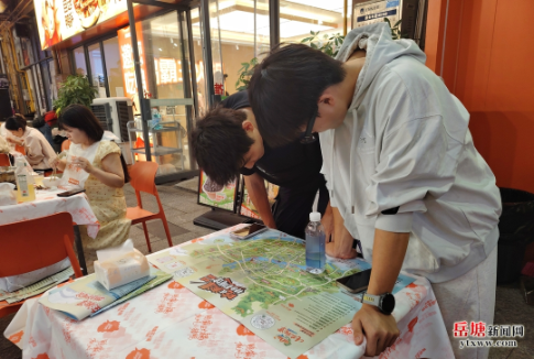 “湘超”第二现场遍燃岳塘 多点联动观赛嗨翻莲城夜经济