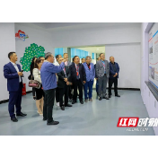 湘潭市商务局组织湖南工程学院回潭校友开展商务考察交流活动