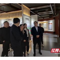雅礼·长沙市十五中学、雅礼中雅培粹学校到湘潭市二中参观交流