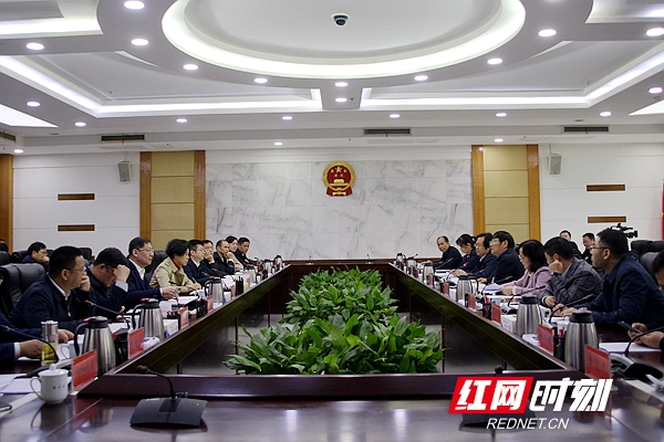 张迎春与中科院院士彭练矛一行座谈（图）