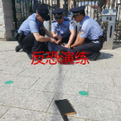 持刀“歹徒”闯进校园怎么办？韶山市上演教科书式反恐演练
