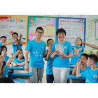 石灵芝：为了教好课，她在旱厕里守到深夜 | 2021湖南教书育人楷模②
