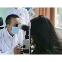 高度近视母女时隔两年,在湘潭爱尔仁和医院完成ICL“摘镜”接力
