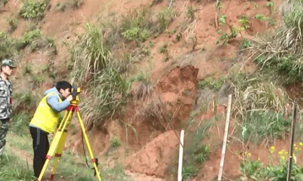 湘乡开展滑坡地质灾害应急避险及测绘专项演练