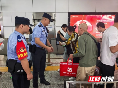 湘潭公安圆满完成“双节”安保任务