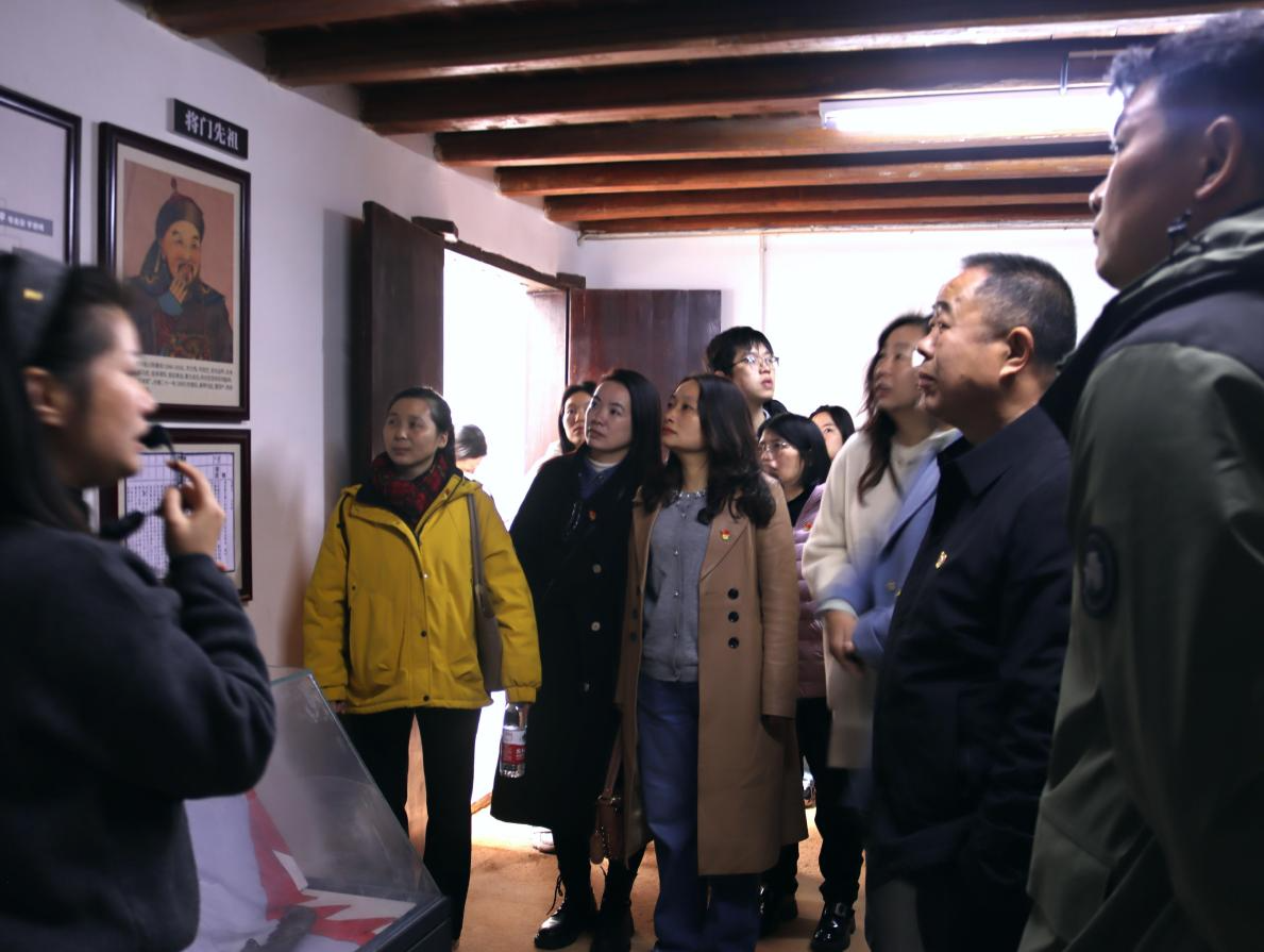 湘潭市九华中学党总支开展主题党日实践活动