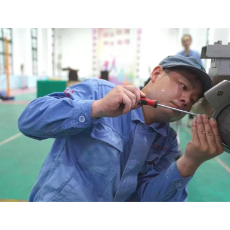 成为“π型人才”是我的理想——记湘潭市优秀共产党员、江南工业集团劳模杨斌