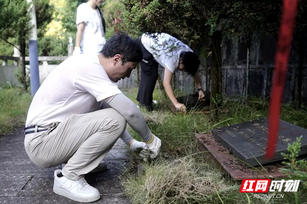 湘潭理工学院开展“缅怀先烈 致敬英魂”教育实践活动