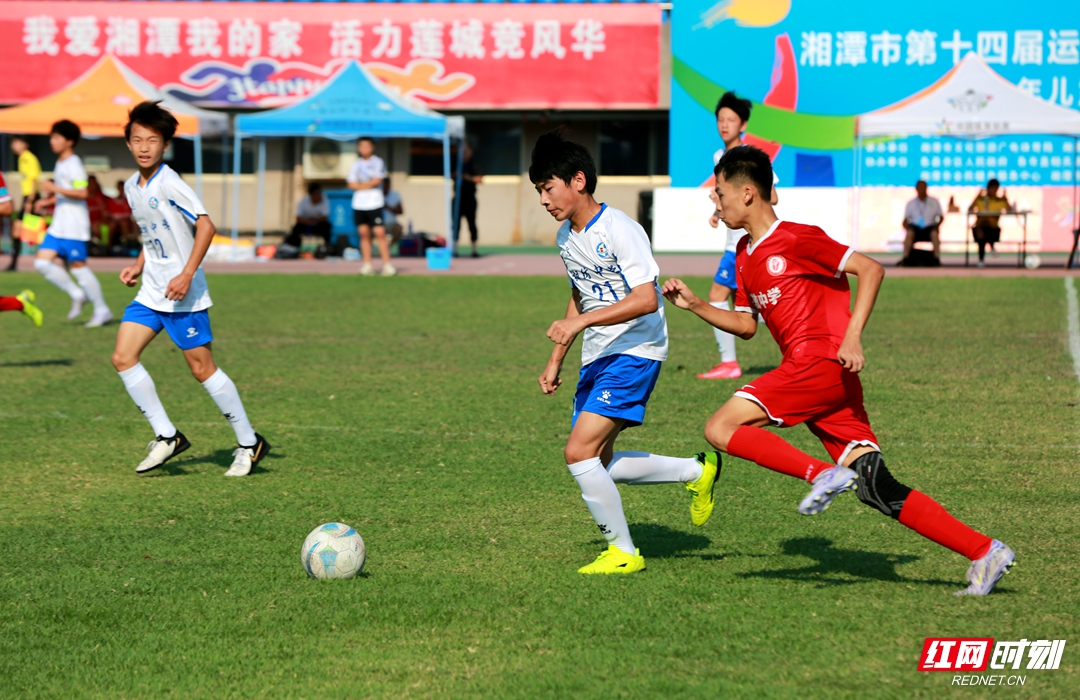 组图丨少年逐梦绿茵场 湘潭市运会中学组足球赛开赛