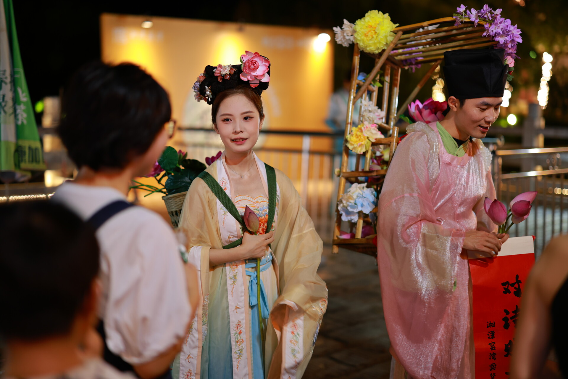 组图丨夜幕下的窑湾，国风演绎上演着别样热闹