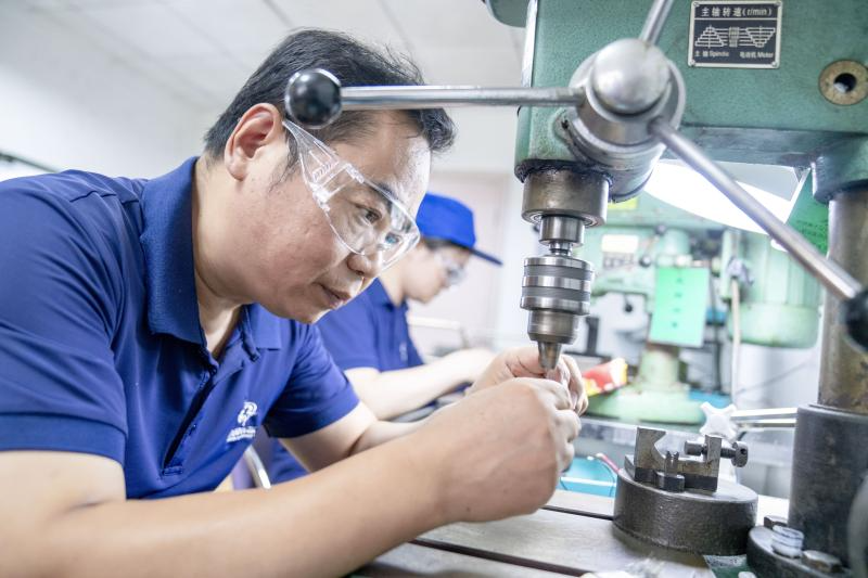 江南工业集团机加二分厂拿下产品舵机攻坚战