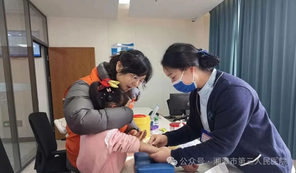 “湘”伴成长 健康“童”行 湘潭医卫职院附属医院为困境儿童筑牢健康守护网