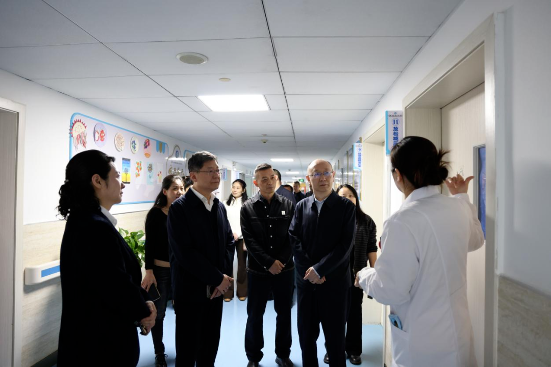 贵州省铜仁市人大常委会来潭调研精神卫生和心理健康工作