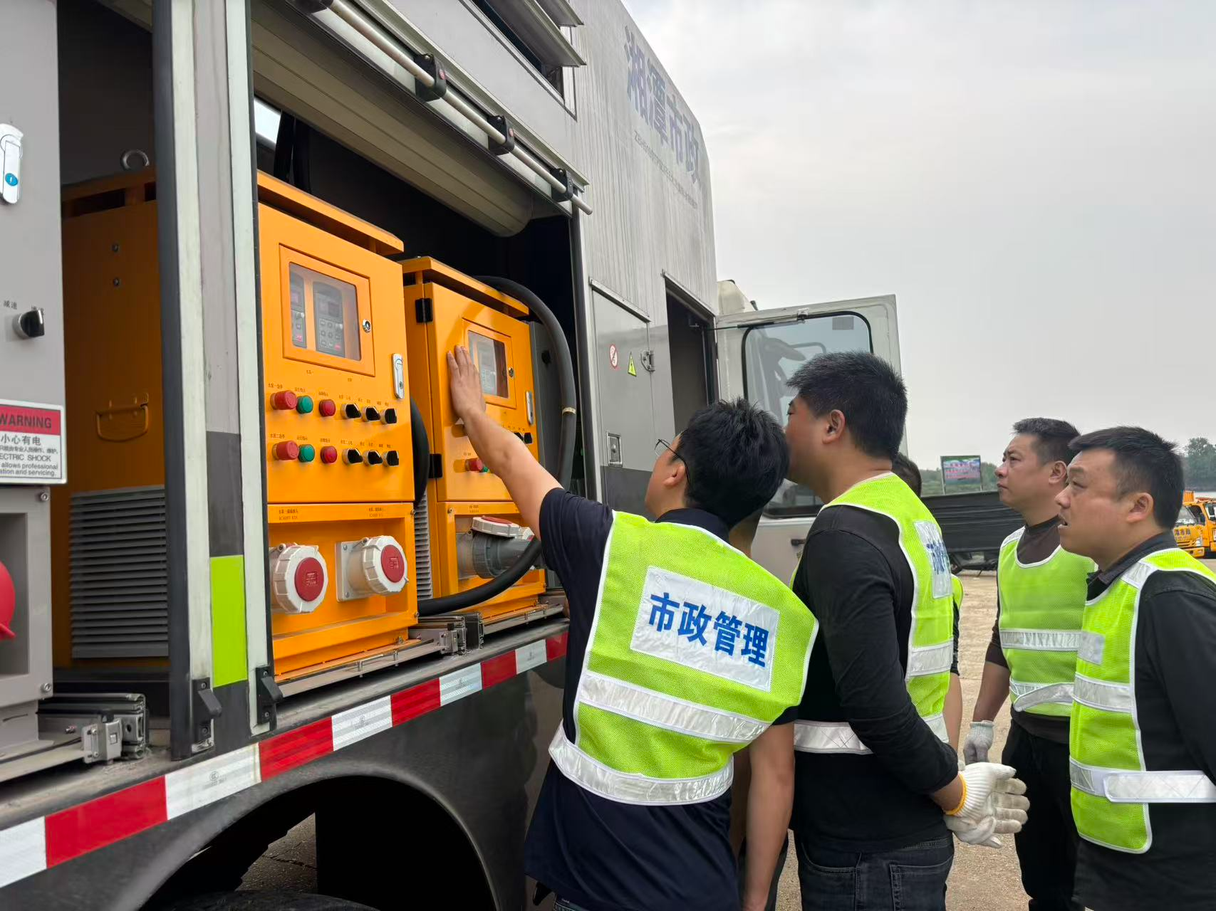 防患未然 湘潭市政部门开展防汛防内涝应急演练