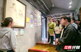 我爱湘潭我的家丨‌探访窑湾旋梯书苑里的红色印记