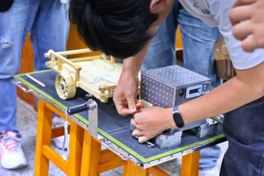 湖南城建职院鲁班科技创新节建筑结构模型大赛很精彩