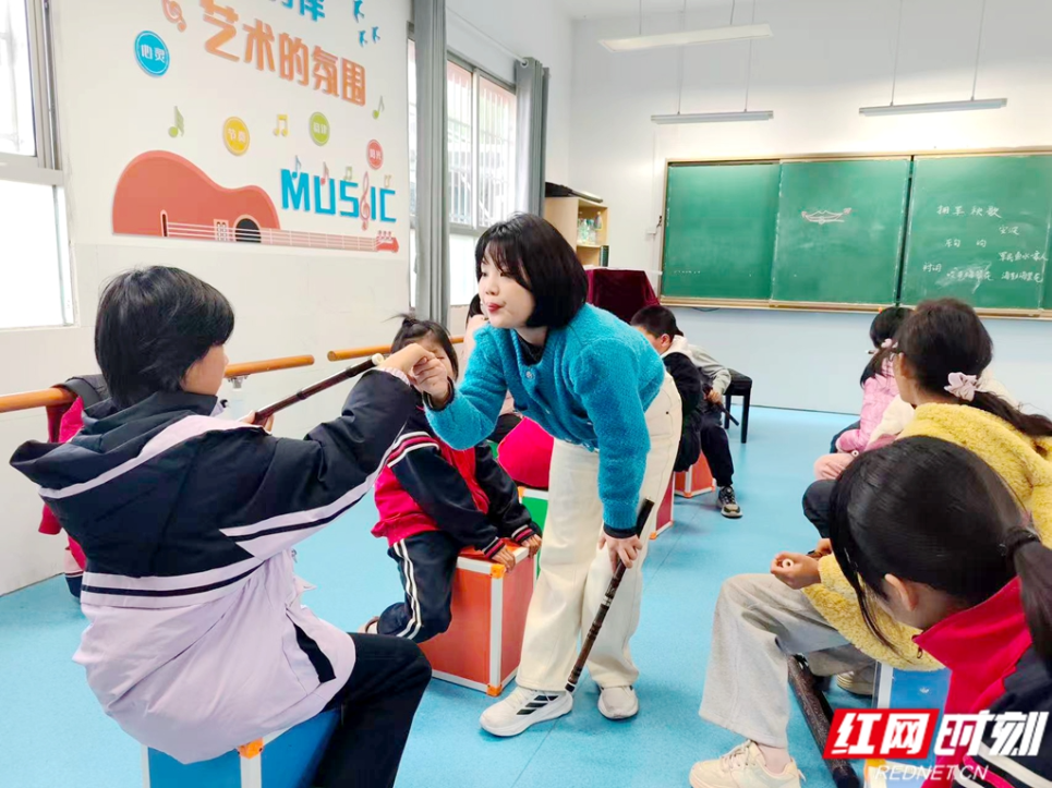 文艺“轻骑兵”走进韶山 一位央音宣讲师书写的乡村美育答卷