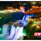 有没有一个古镇让人三天足不出户赏美景?