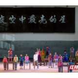 《大地颂歌》：一曲亲吻大地的动人之歌