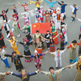 从民族伟大复兴高度铸牢民族共同体意识