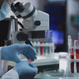 “不公布无症状”：精准防控更进一步