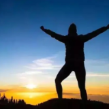  实干，兑现美好生活向往的“金钥匙”