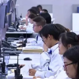 建强“数字战队”，抢占数字经济高地