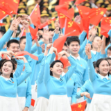 青年挺膺担当 青春不负时代