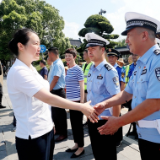 感谢你们的坚守  长沙天心区领导慰问烈日下坚守一线的劳动者