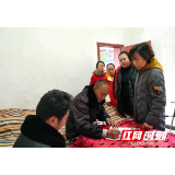 锣鼓塔社区入户开展预防“小火亡人、一氧化碳中毒”宣传
