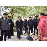 张家界市开展贯彻实施《张家界市文明行为促进条例》第一次联合执法行动