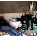 武陵源春祥出租汽车公司：慰问患病的哥 弘扬传统美德