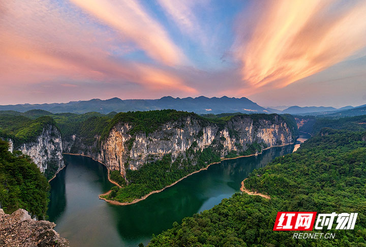 三,旅游产业:境内已开发景区 2 个(茅岩河风景名胜区,天泉山国家森林