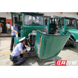 武陵源部门联动上门送服务为农用车除顽疾