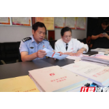 武陵源交警开展健康咨询服务活动