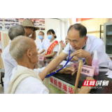 【附属医院】下乡义诊惠民生 健康扶贫暖人心
