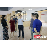 郑小胡：加快推进项目建设 办好人民满意教育
