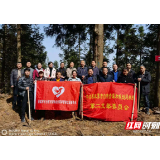 张家界市自然资源和规划局机关第二支部党员赴永定区堡子界林场开展党建活动