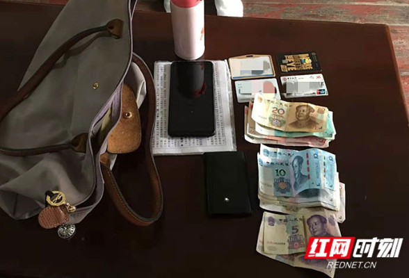 武陵源公安：袁家界派出所帮助游客找回失物