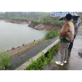 永定区阳湖坪街道：雨季汛期勤巡检 甘当人民守夜人