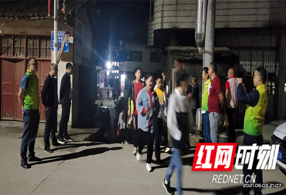 “四看四比”在慈利｜“护学岗”助力“平安校园”创建