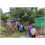 永定区西溪坪办事处联合执法 重拳打击一批违法抢搭抢建行为