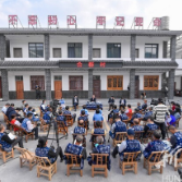 党的二十大代表刘革安走进这座白族村寨，讲活了“地方话”