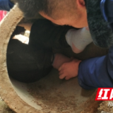 孩童贪玩被困水泥管 桑植消防紧急救援