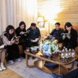 谁的眼睛是不落的星辰一一桑植县文联、县作协组织开展澧源书香读书活动