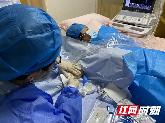 永定区妇幼保健院开展了首例picc置管术